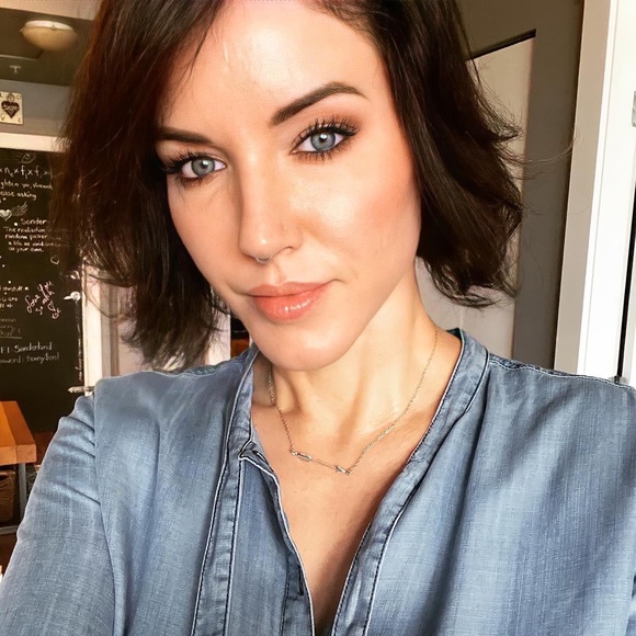 Meet your Posher, Christine - Picture 1 of 1